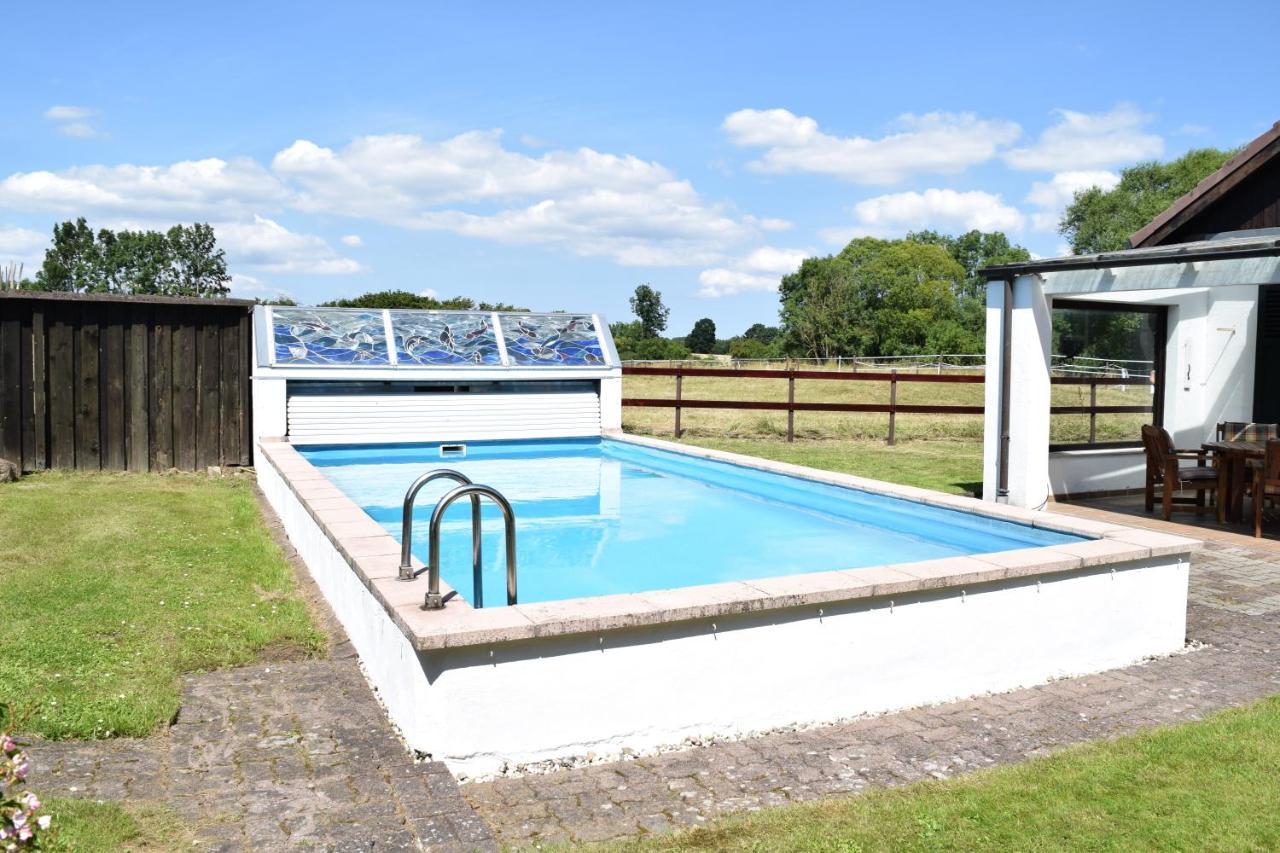 Landhaus Hideaway Mit Aussenpool, Sauna Und Kamin Bosau Bagian luar foto