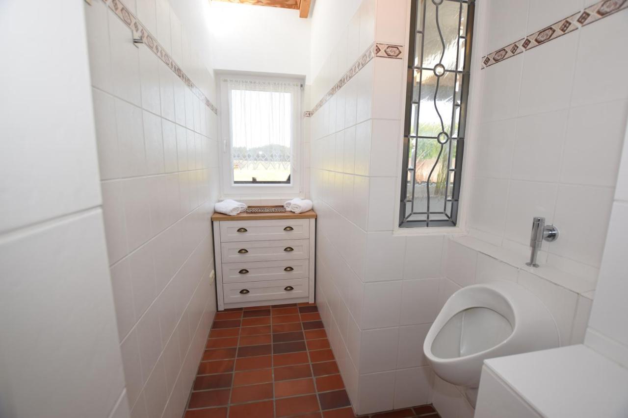 Landhaus Hideaway Mit Aussenpool, Sauna Und Kamin Bosau Bagian luar foto
